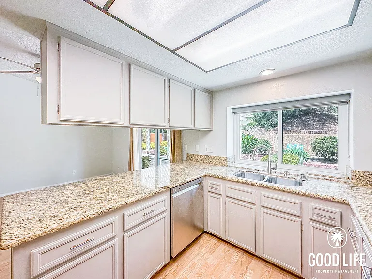 581 Canyon Dr — Photo 9