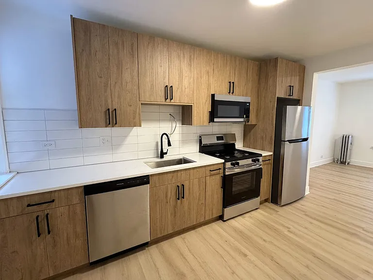 6310 N Artesian — Photo 18