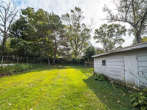 20th image of 2446 Charlack Ave