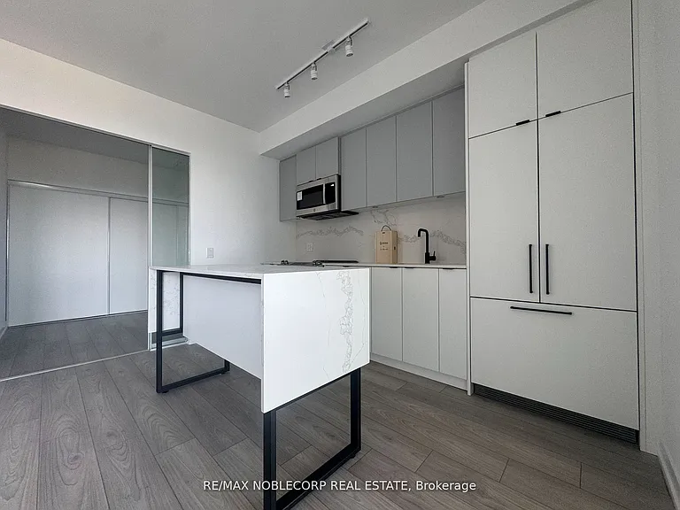 285 Dufferin St #1019 — Photo 6
