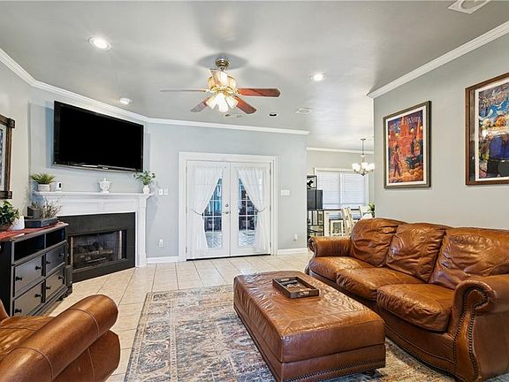 3rd image of 115 Fashion Blvd