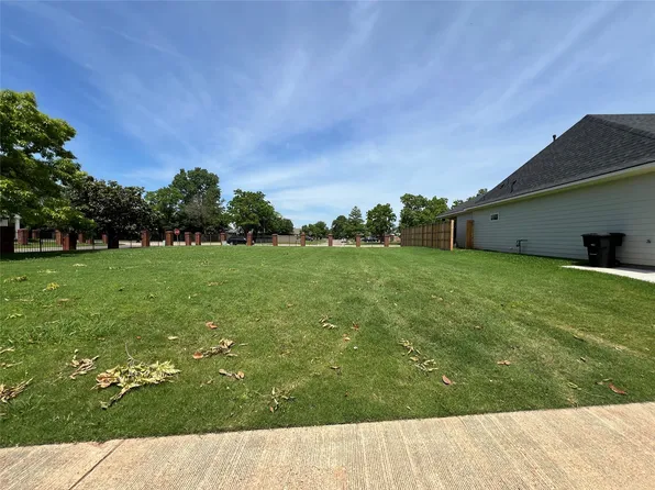 32 Chez Moi Dr, Bossier City, LA 71111