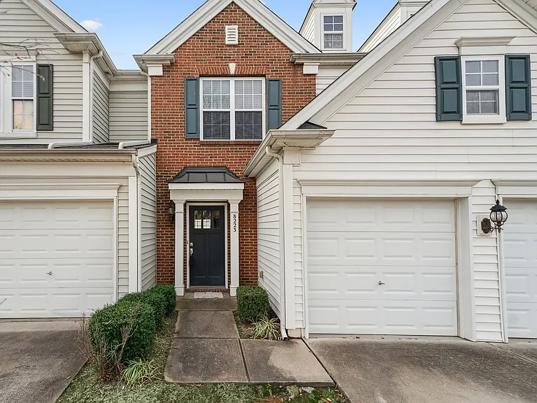 8223 Pilots View Dr — Photo 1