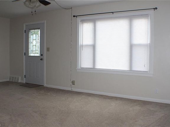 4th image of 1064 Lincoln Ave