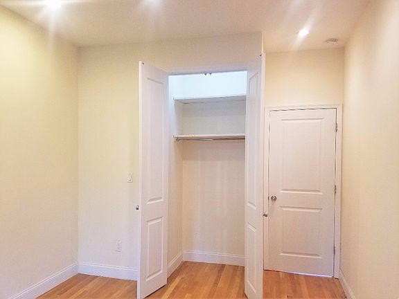 5th image of 709 Dekalb Ave APT 9