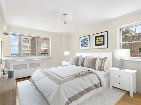 85 East End Avenue image 2 of 19