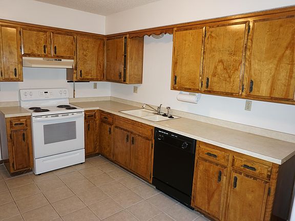 4th image of 344 NW Millstone Cir