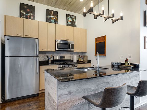 5th image of 1849 W North Ave Unit 10