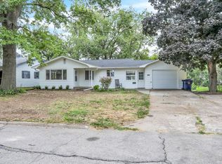 308 E 2nd St, Pella, IA 50219