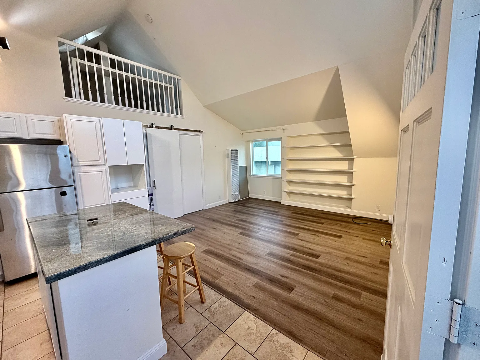 1 bed, 851 sqft, $3,500 — Photo 1