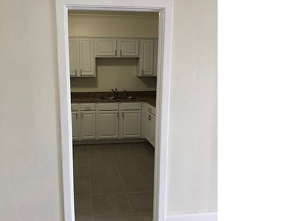 3rd image of 2607 Royal Palm Cir