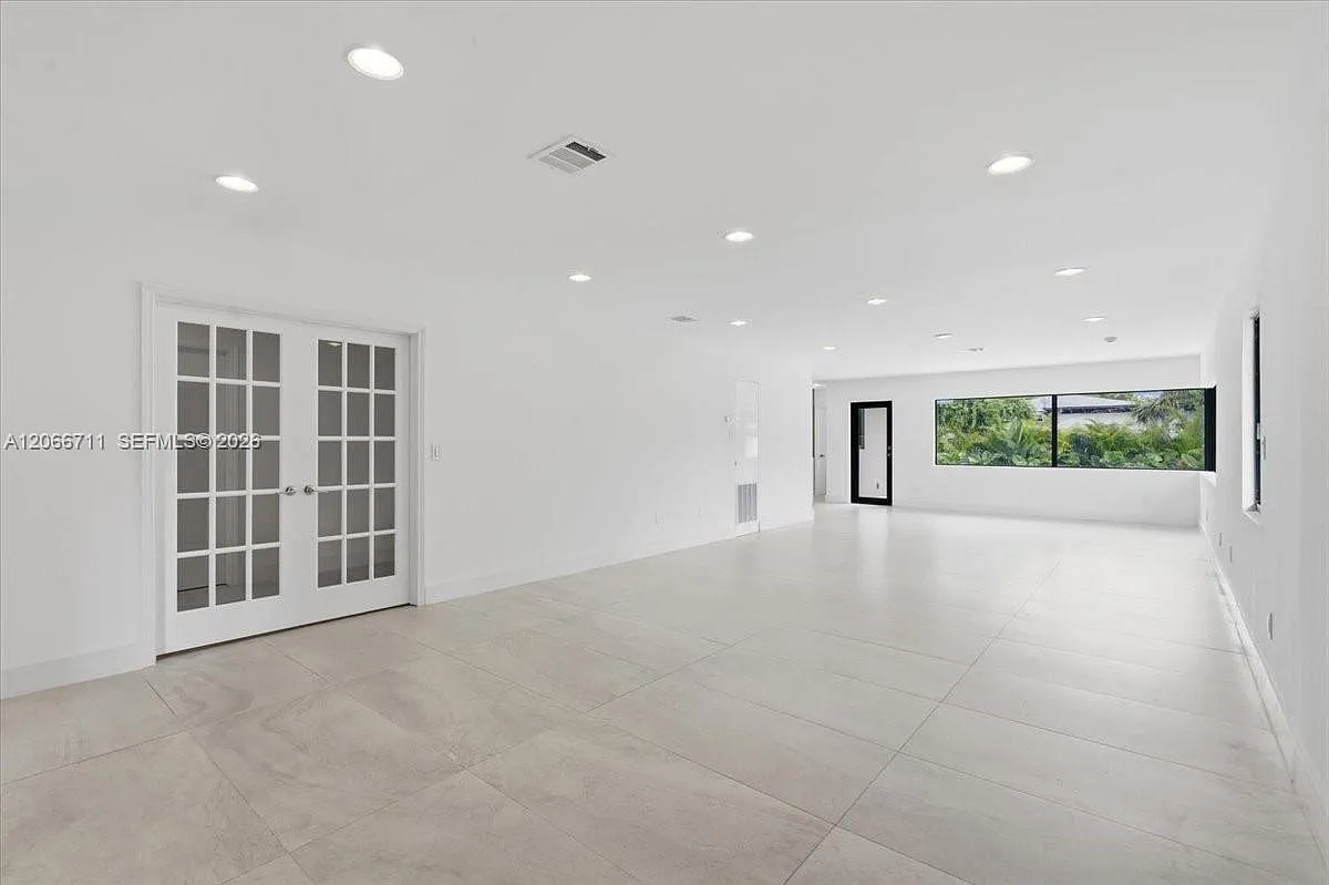 Biscayne Shores Corr Plat — Photo 3
