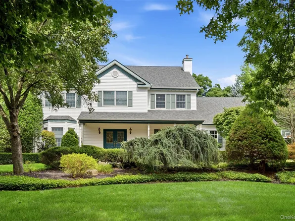 14 Dupont Court, Dix Hills, NY 11746