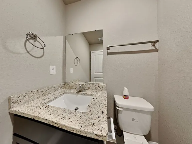 203 Lily St — Photo 10