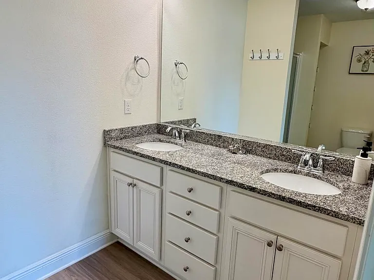 7520 Shadow Lake Dr — Photo 27