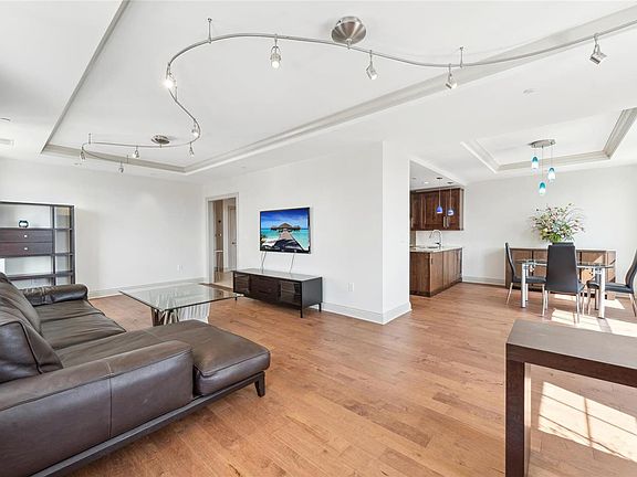 5th image of 232 N Kingshighway Blvd APT 1210