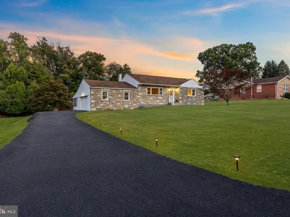 111 Beechwood Dr, Huntingdon Valley, PA 19006