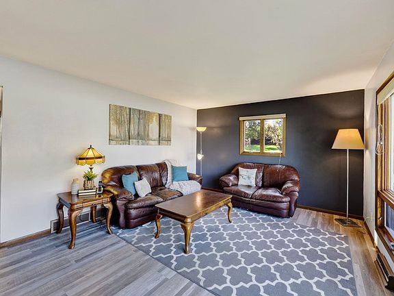 3rd image of 1813 Sunrise Ct