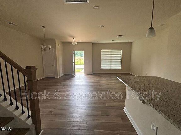 3rd image of 268 Abbots Mill Dr