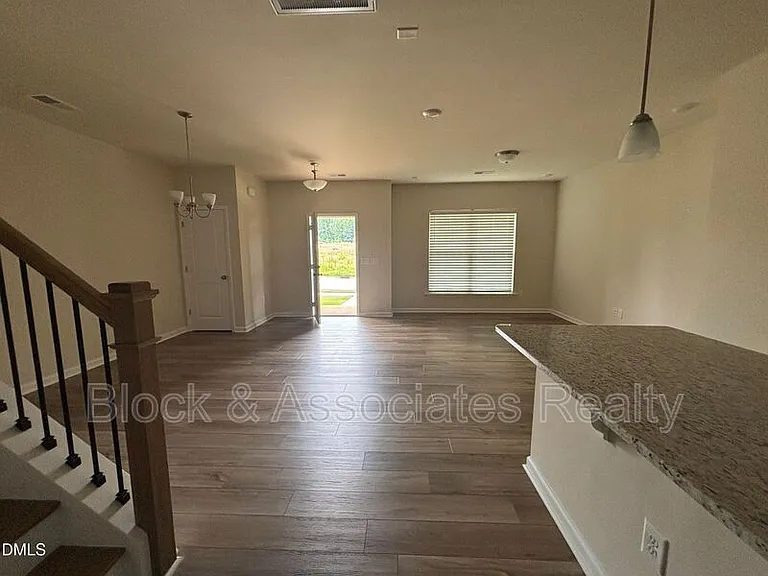 268 Abbots Mill Dr — Photo 3