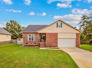 917 Old Hunt Pl, Fayetteville, NC 28314
