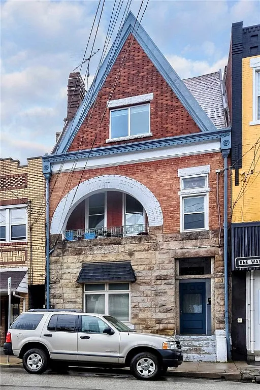 118 S 17th St photo 1