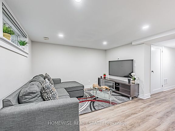 3rd image of 68 Fairleigh Cres