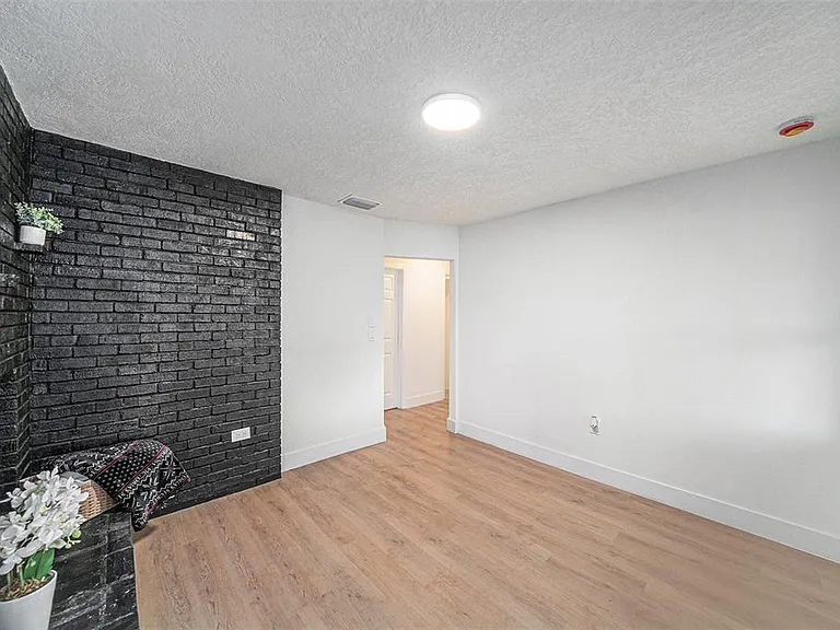 3812 W Rogers Ave — Photo 14