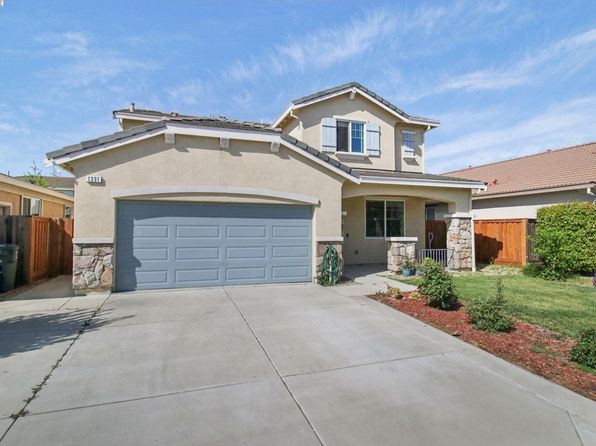 1331 Maple Dr, Oakley, CA 94561