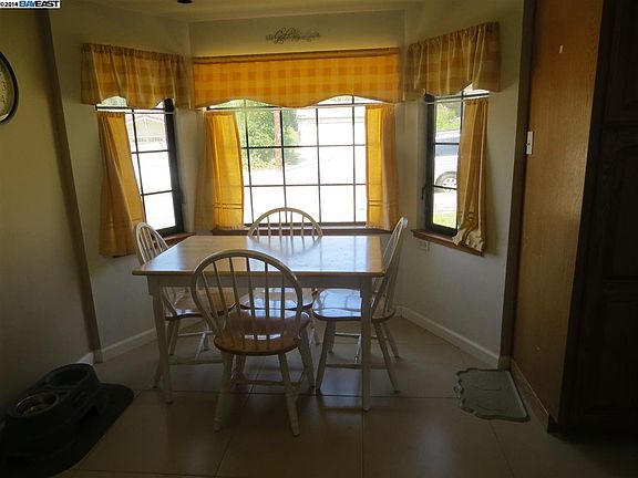 5th image of 610 Tamarack Dr