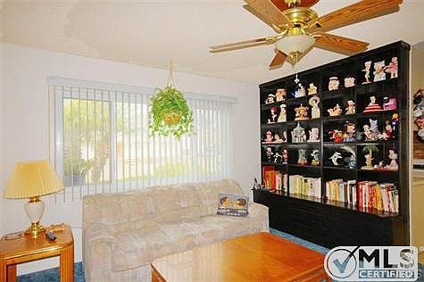 4th image of 208 Dena Dr