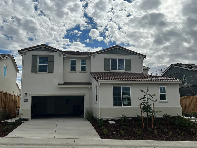 4823 Black Walnut Dr — Photo 1