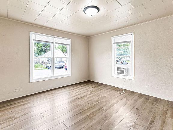 5th image of 903 W Valley St