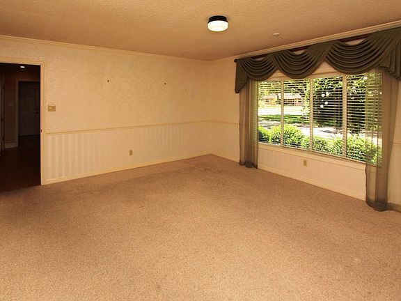 5th image of 7911 Meadowcroft Pl