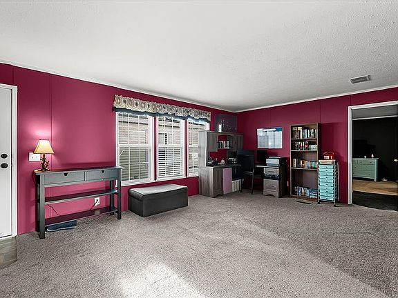 3rd image of 322 Timberlane Dr