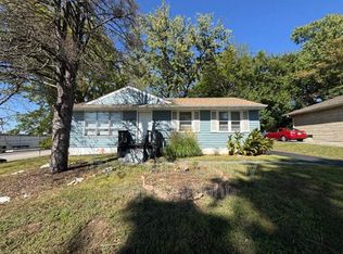 8629 Elwyn Dr, Hazelwood, MO 63042