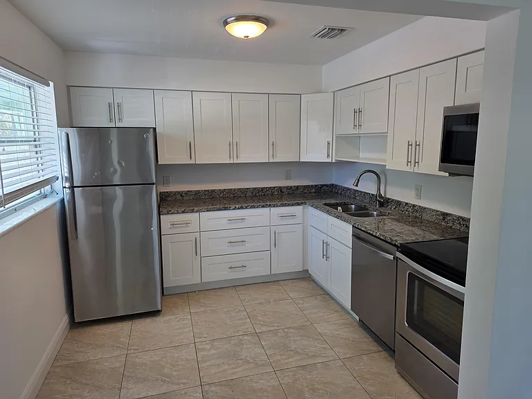2667 Old Donald Ross Rd — Photo 4