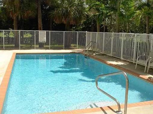 2nd image of 2941 Riverside Dr APT 207
