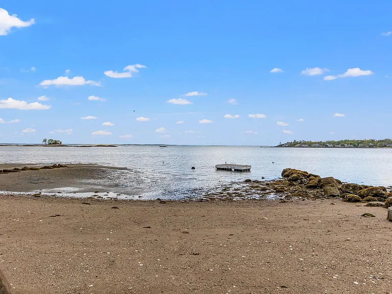 80 Soundview Dr — Photo 42