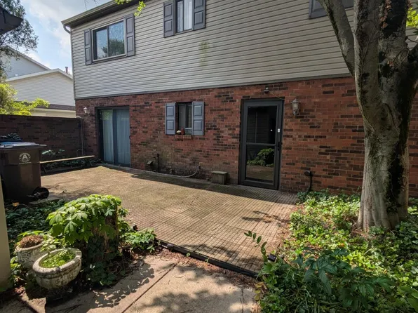 2013 Laura Ln, Chesterton, IN 46304