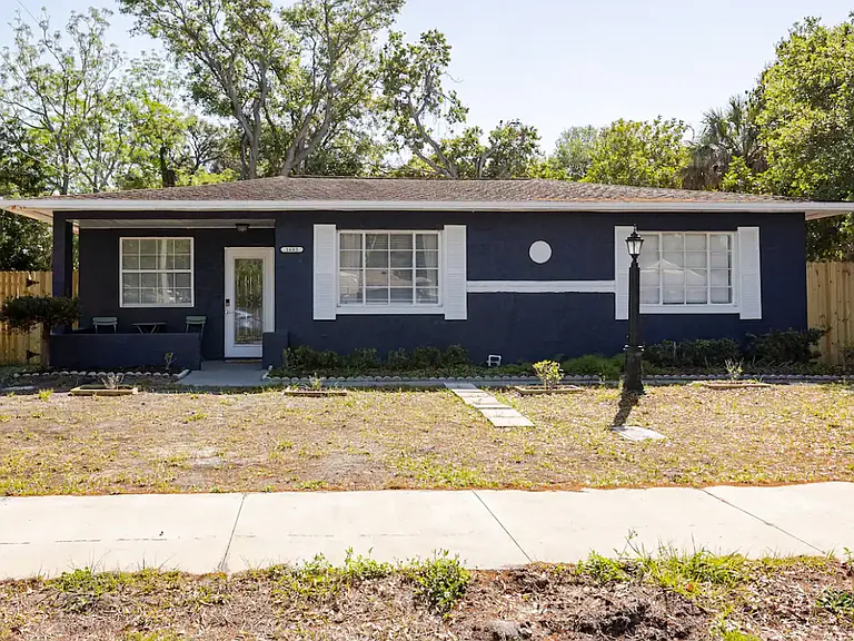 1683 Pine St — Photo 1