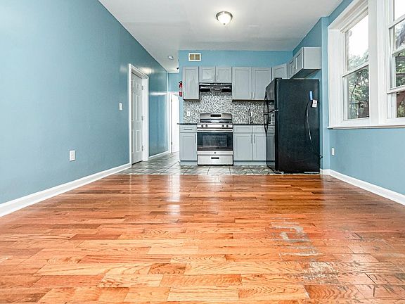 2nd image of 21 Stuyvesant Ave #1B