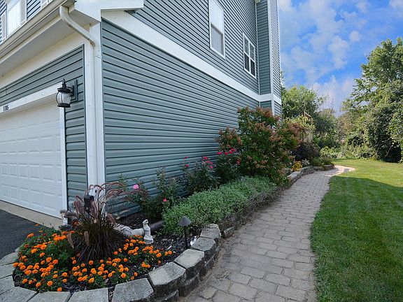 3rd image of 1185 Fairfax Ln