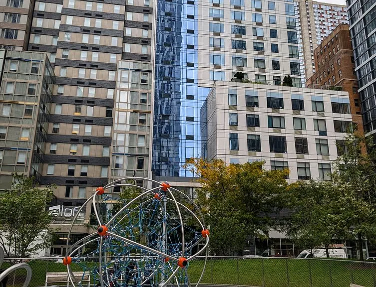 388 Bridge St #37D — Photo 33