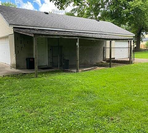 4th image of 1938 Buechel Bank Rd
