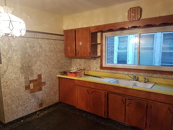 4th image of 39 Zelmer St
