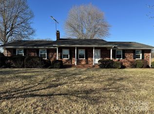 1033 Mocksville Hwy, Statesville, NC 28625