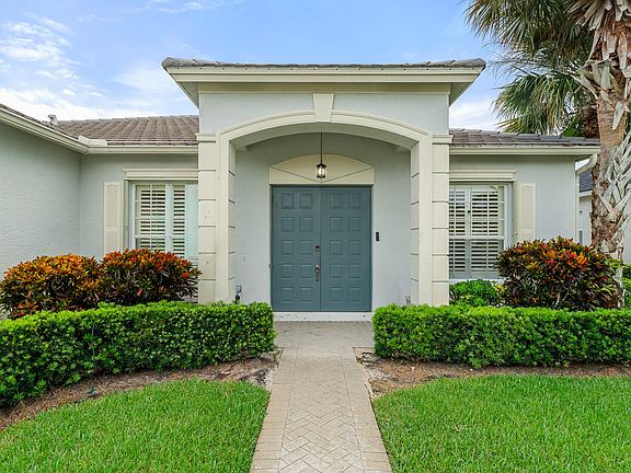2nd image of 531 SW Lake Manatee Way