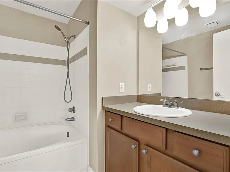 115 112th Ave NE #810 — Photo 17