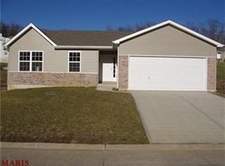 6020 Cross Pointe Dr, Cedar Hill, MO 63016